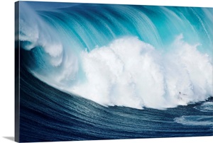 Hawaii, Maui, Yuri Farrant Surfs Huge Wave At Jaws, Aka Peahi Photo ...