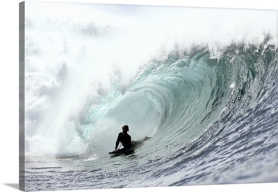 Hawaii, Oahu, North Shore, Afternoon Surfing On Large Waves