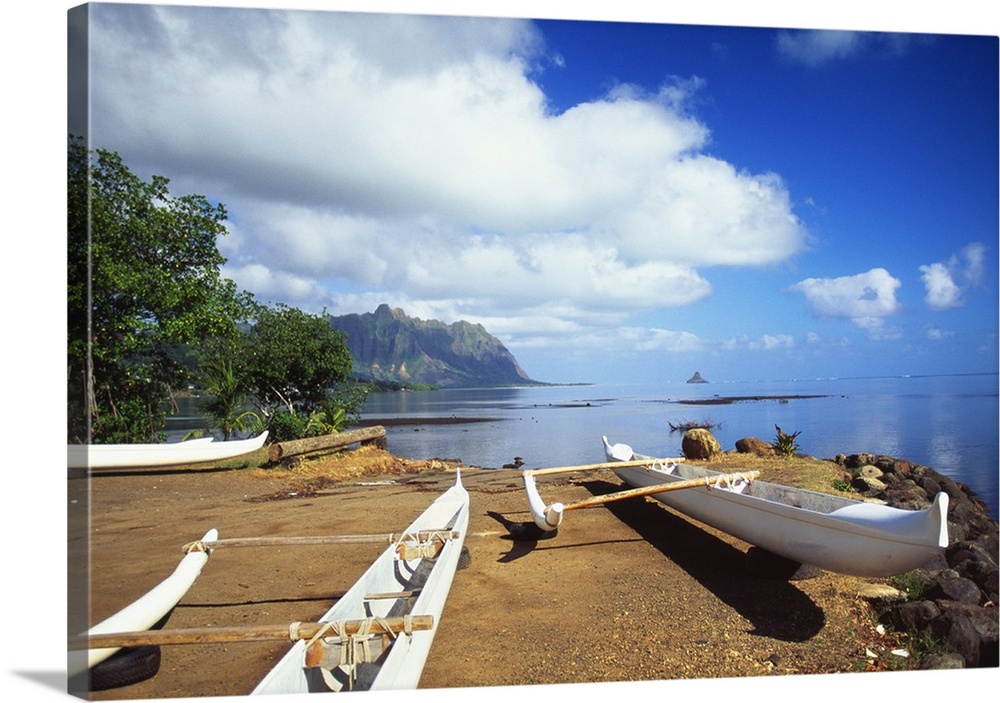 Hawaii, Oahu, Waiahole, Outrigger Canoes On Beach, Turquoise Water