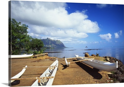 Hawaii, Oahu, Waiahole, Outrigger Canoes On Beach, Turquoise Water