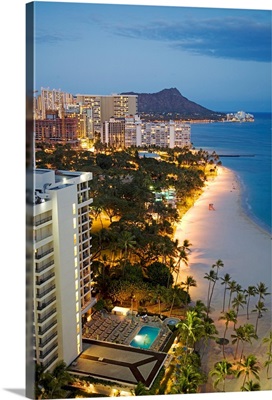 Hawaii, Oahu, Waikiki Beach And Diamond Head In The Evening