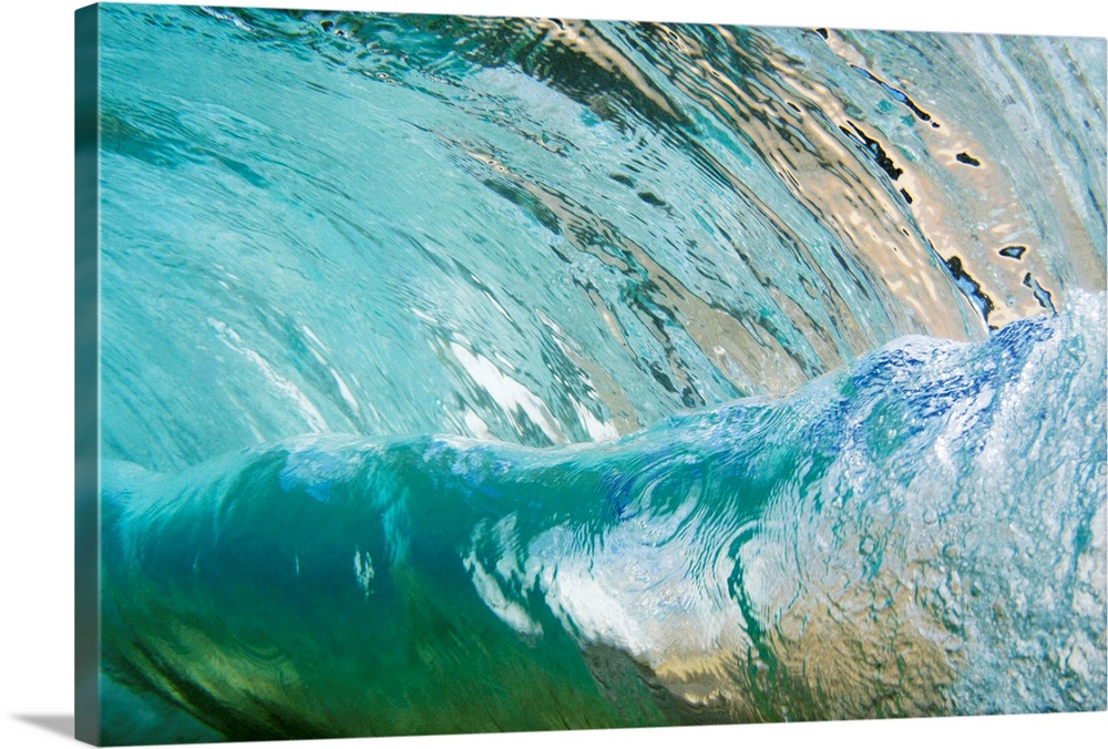 Hawaii, Underwater View Of Wave
