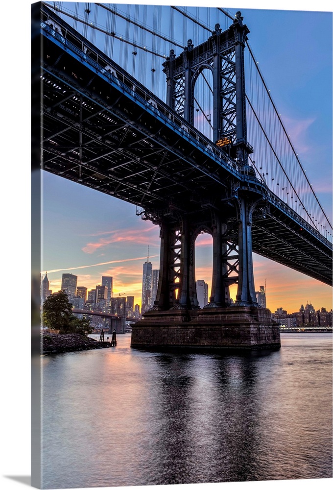 Manhattan Bridge and NYC skyline at sunset, Brooklyn Bridge Park; Brooklyn, New York, United States of America