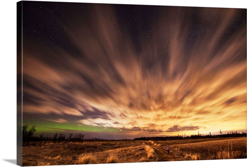 Night sky with aurora borealis; Thunder Bay, Ontario, Canada