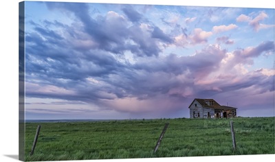Old Farmstead On The Prairies At Sunset, Val Marie, Alberta, Canada