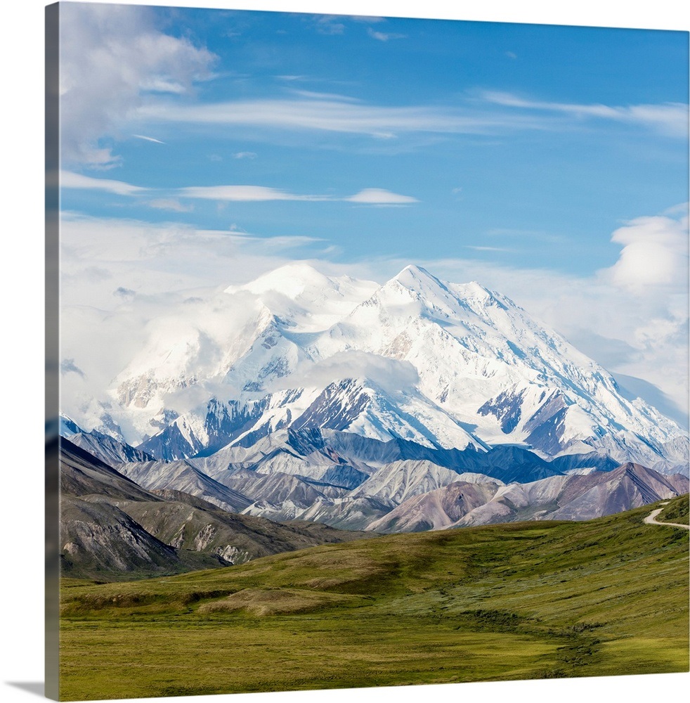 Scenic view of Denali and Thorofare Pass, Denali National Park ...