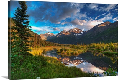 Scenic view of Eagle River Valley and Chugach Mountains at sunset, Alaska