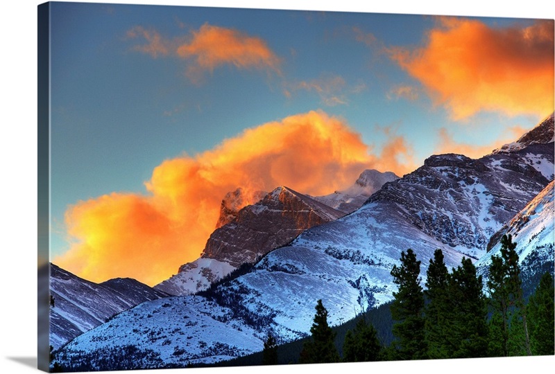 Sunrise Over Crowsnest Pass, Border Of British Columbia And Alberta ...