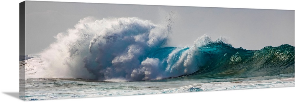 Tropical ocean waves crashing and splashing off the Na Pali coast; Kauai, Hawaii, united states of America.