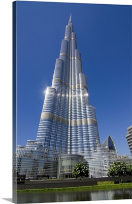United Arab Emirates, View of Burj Khalifa hotel, Dubai
