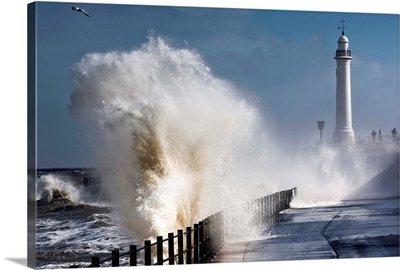 Waves Crashing By Lighthouse At Sunderland, Tyne And Wear, England, United Kindgom