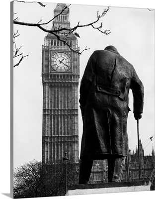 Churchill Statue