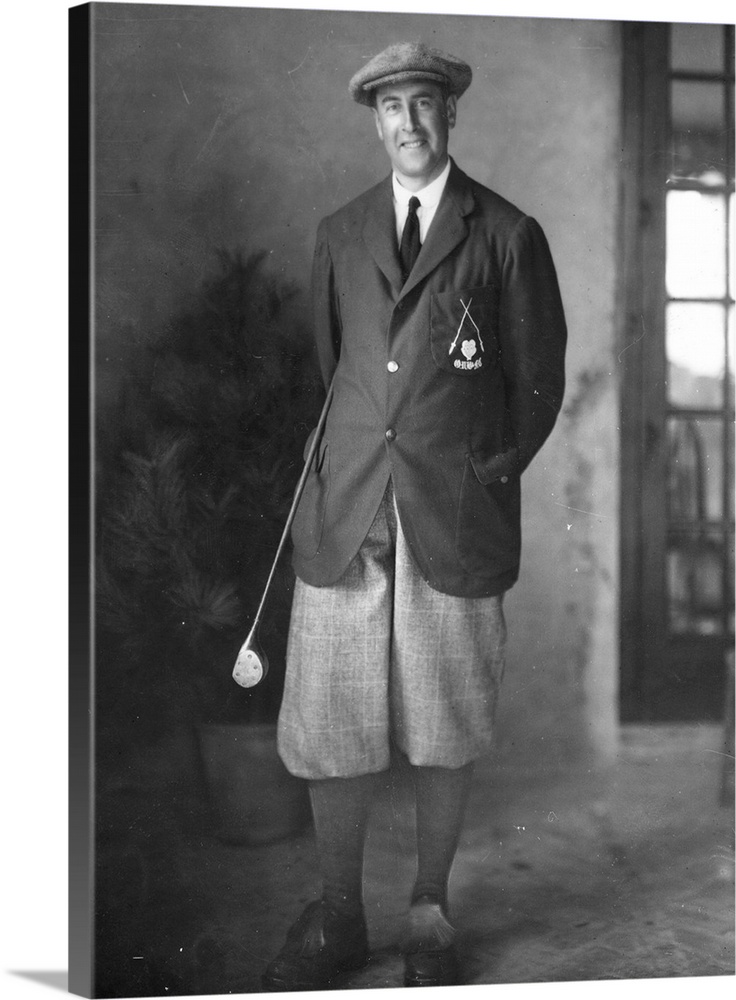 circa 1910:  Golfer Masten Bailey