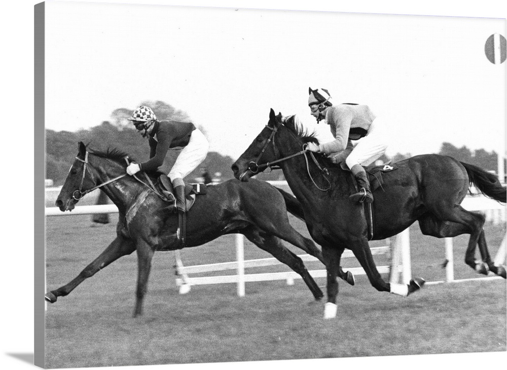 25th June 1971:  Racehorse 'King Shoon', ridden by B R Davies a short length ahead of 'Kim', ridden by D Evatt