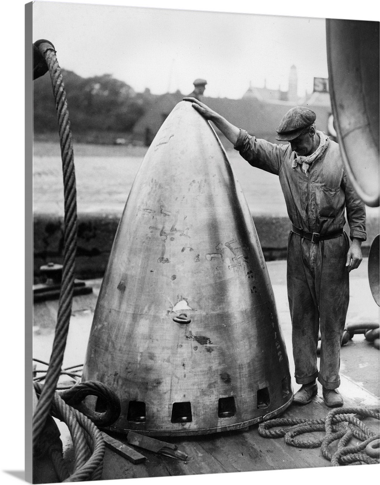 4th August 1934  The cap of one of the four propellers which has just been shipped from London to the Clyde for the new Cu...