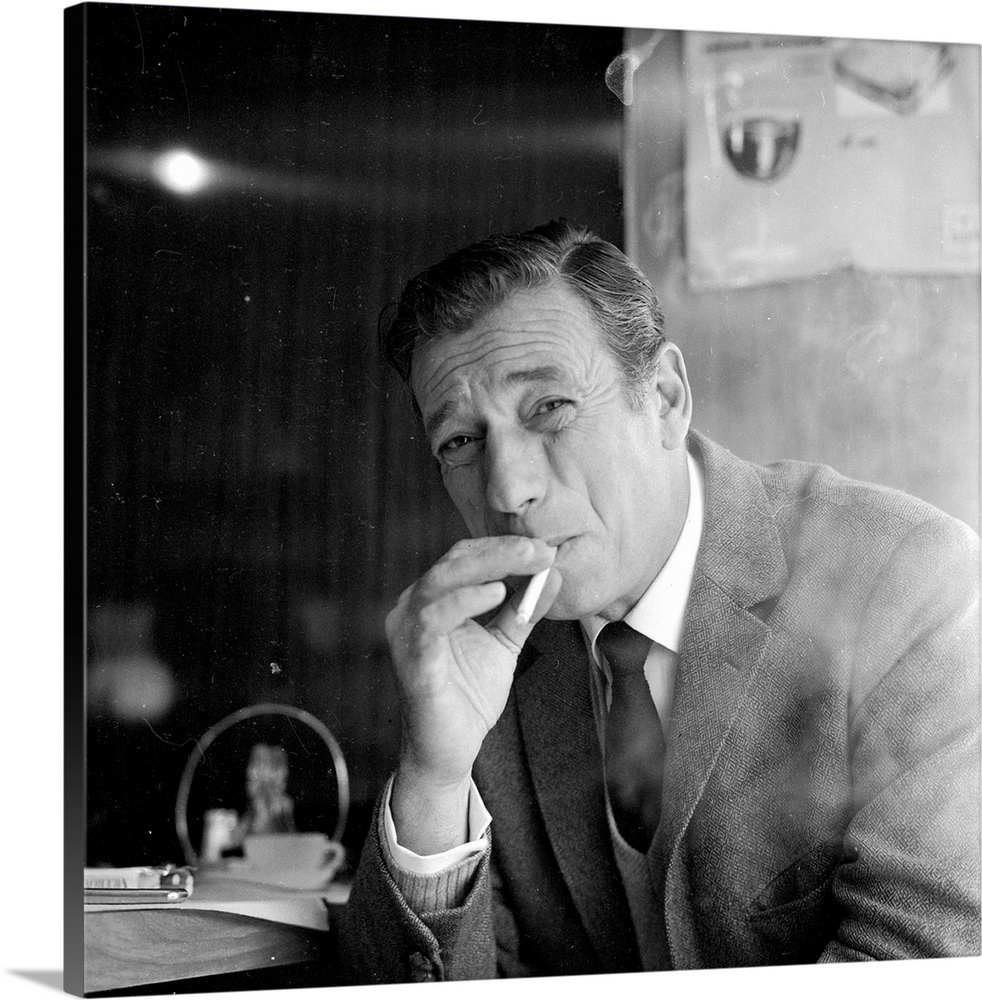 15th September 1965:  Italian-born French actor Yves Montand (1921 - 1992), who was discovered by singer Edith Piaf whilst...