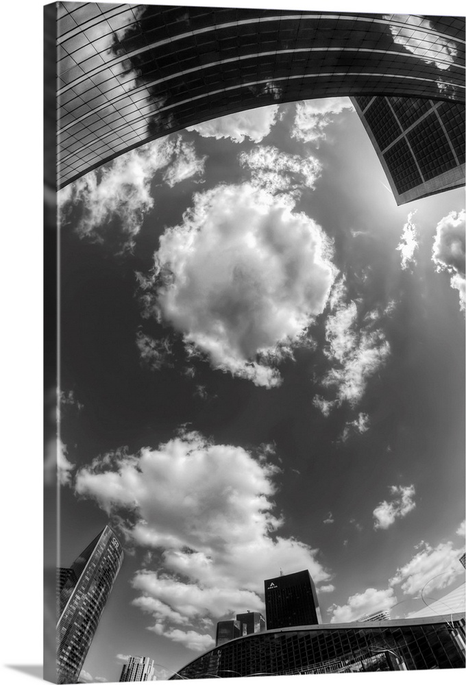 Black and white photograph of the sky in the city