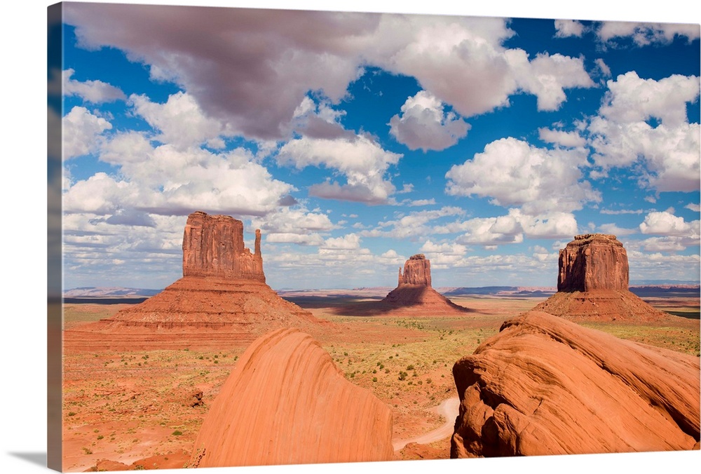 A photograph of Monument Valley in Arizona.