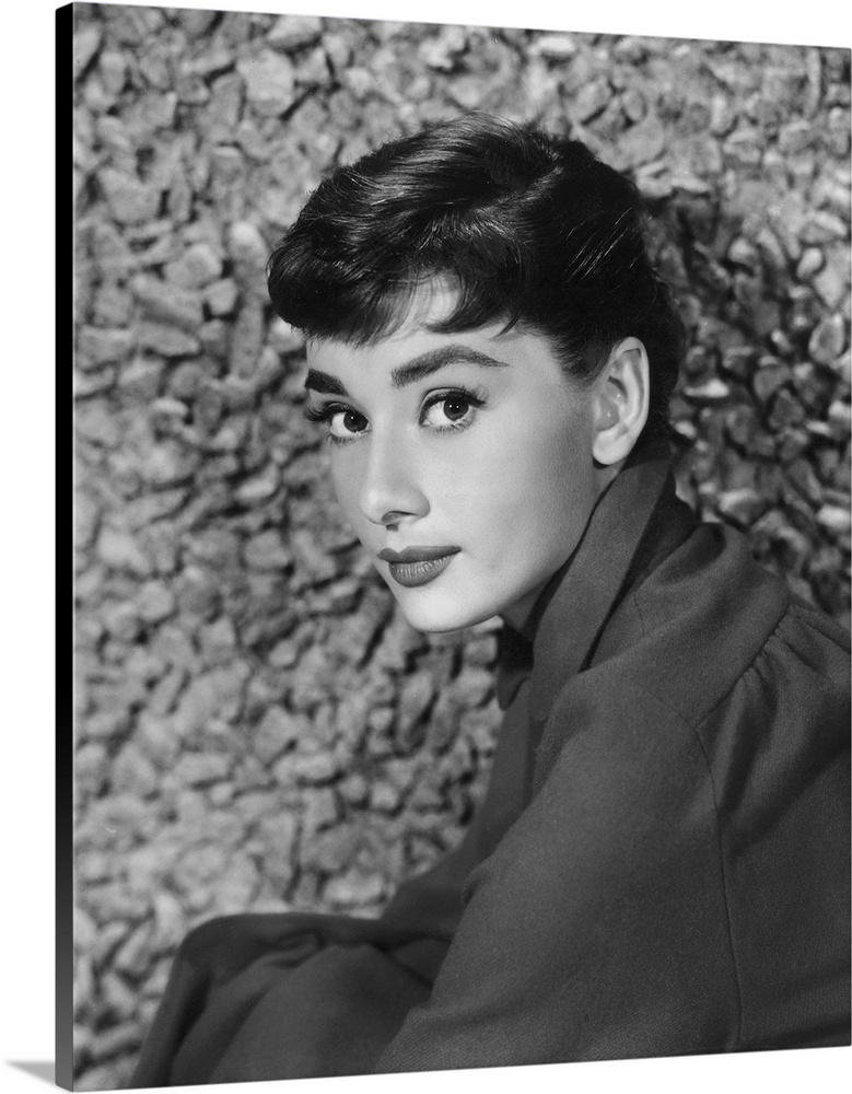 Audrey Hepburn en 1954 American actress Audrey Hepburn in 1954