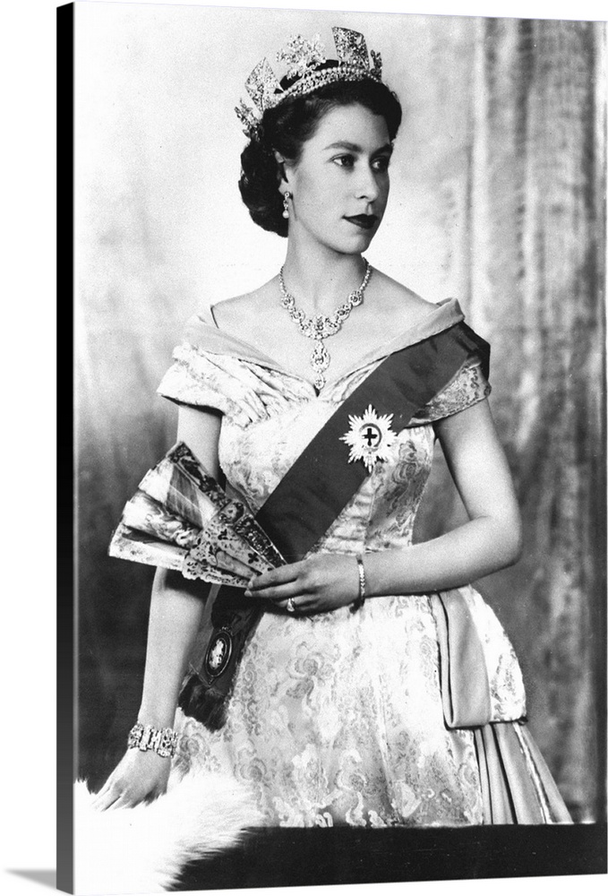 Wearing the Diamond diadem and the Hyderabad Necklace and a dress by Norman Hartnell.