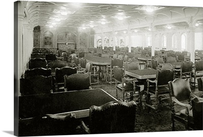 RMS Titanic: 1st Class Dining Saloon on D-Deck, 1912