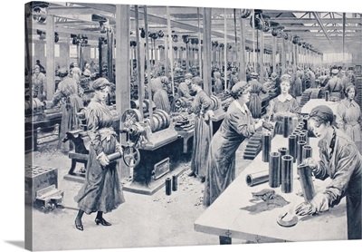 Women working in a munitions factory in 1915