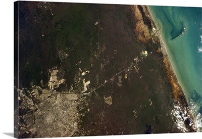 Merida, Yucatan, with a straight line to the Gulf of Mexico