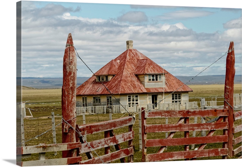 Abandoned farmhouse, Tierra del Fuego, Chile, South AmericaPatagonia, Patagonia.