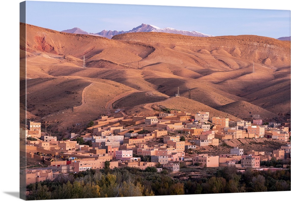 Africa, Morocco, Boumalne Dades. Town amid barren landscape. Credit: Bill Young