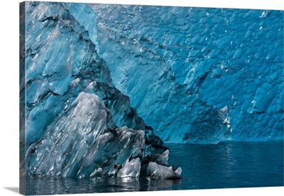Alaska, Tracy Arm-Fords Terror Wilderness, glacial iceberg floating in Holkham Bay
