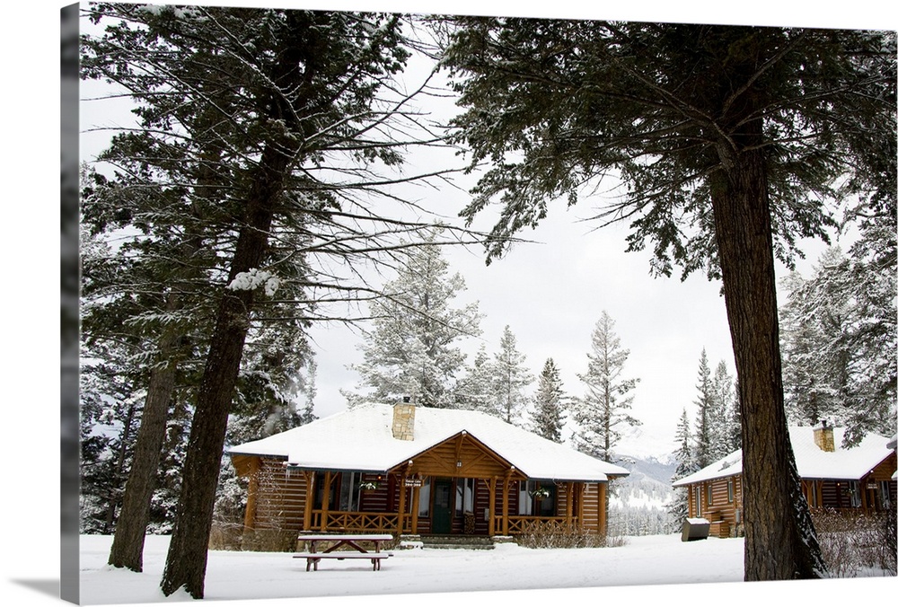 Canada, Alberta, Jasper, Jasper NP. Fairmont Jasper Park Lodge cabins.
