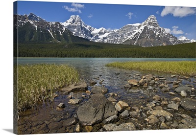 Alberta, Rocky Mountains, Banff National Park, lake fed by snowmelt in creek