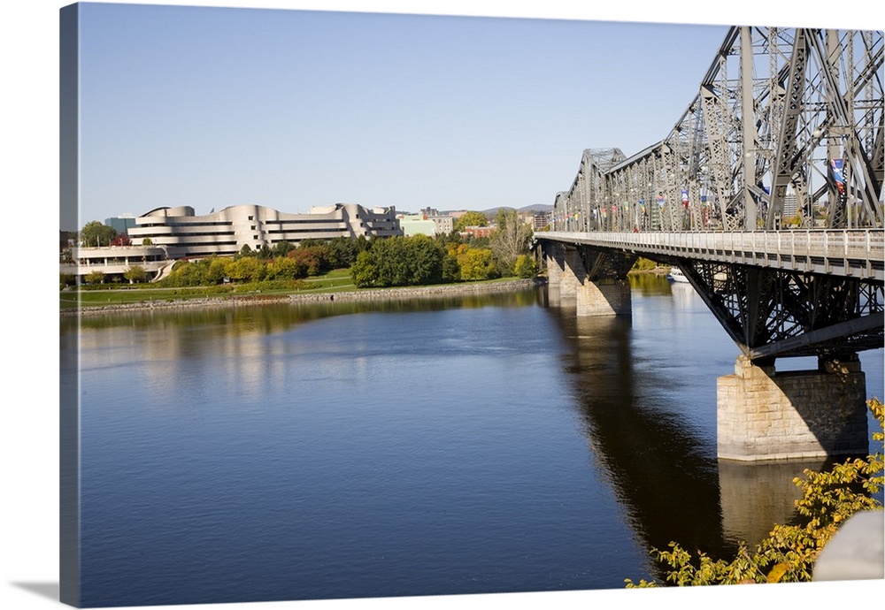 Alexandra Bridge between Quebec and Ontario