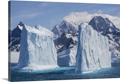 Antarctica, South Georgia Island, Coopers Bay, Landscape With Icebergs And Mountains