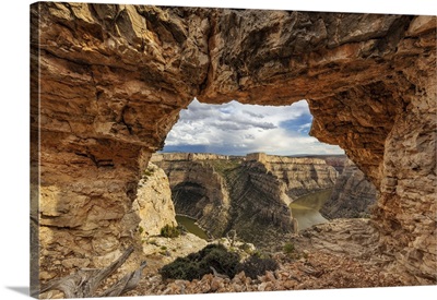 Arch Frames Devils Canyon In The Bighorn National Recreation Area, Montana, USA