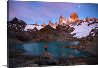 Argentina, Los Glaciares National Park, Mt. Fitz Roy And Laguna De Los Tres At Sunrise