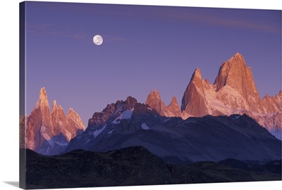 Argentina, Patagonia, Moon over Cerro Torre and Cerro Fitz Roy at sunrise