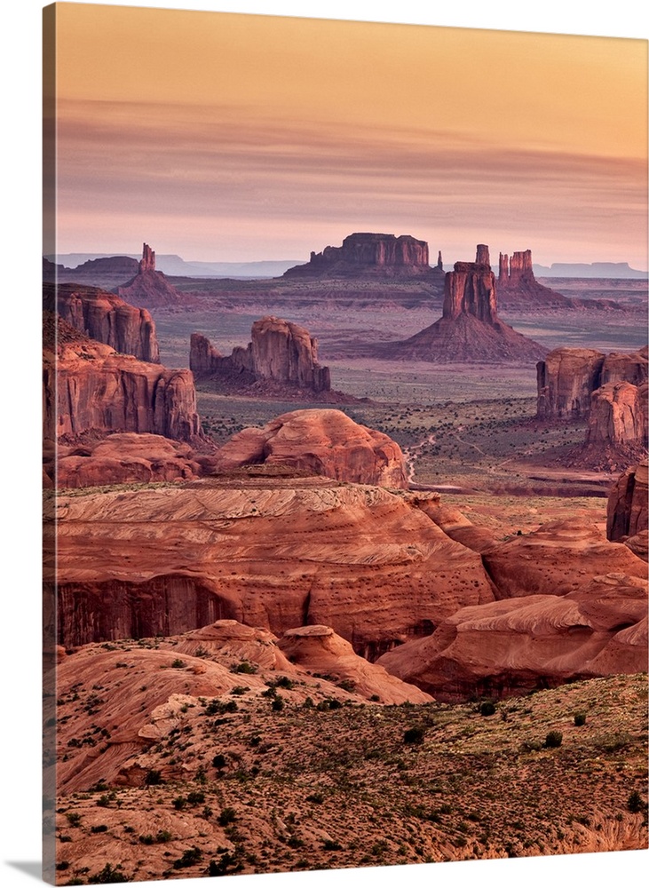 USA, Arizona, Monument Valley Navajo Tribal Park, View from Hunt's Mesa at dawn