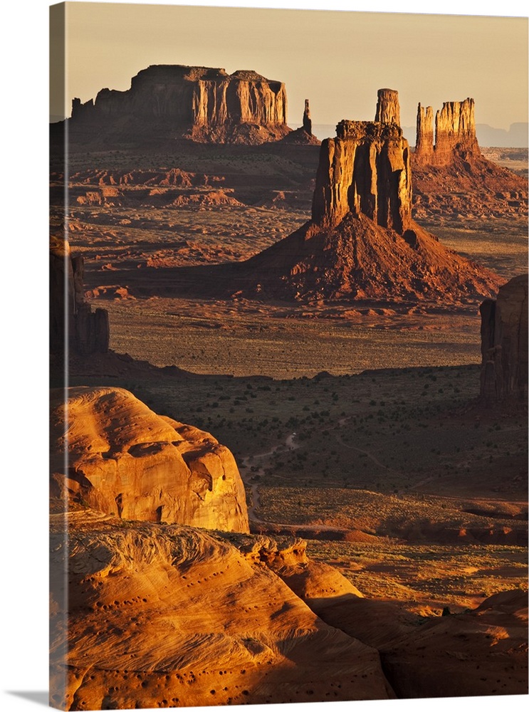 USA, Arizona, Monument Valley Navajo Tribal Park, View of buttes from Hunt's Mesa at sunrise