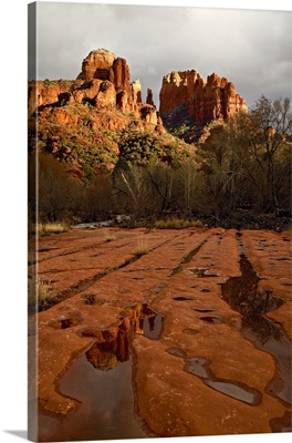 Arizona, Sedona, Red Rock Crossing, view of Cathedral Rocks at sunset