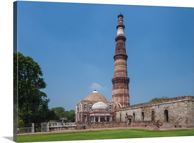 Asia. India, The Qtub Minar Of The Alai-Darwaza Complex In New Dehli