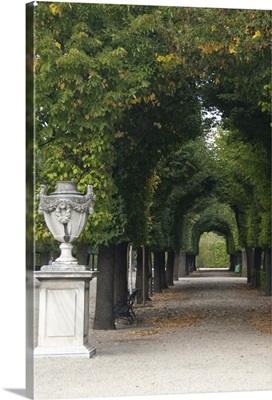 Austria, Vienna, Maria Theresa's baroque Schonbrunn Palace, Imperial Gardens