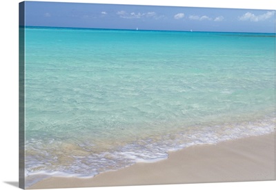 Bahamas, Little Exuma Island, Ocean surf and beach