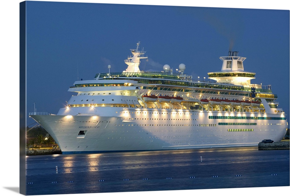 Cruise Ship in Bahamas 3.2 Wall Art Canvas Picture Print 