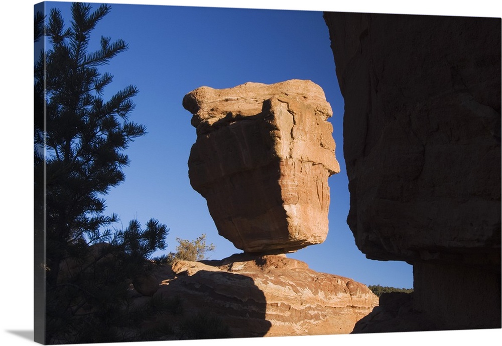 Balanced Rock Rock Formation, Garden of The Gods National Landmark, Colorado Springs, Colorado, USA, February 2006