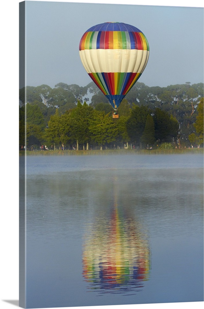 Balloons over Waikato Festival, Lake Rotoroa, Hamilton, Waikato, North Island, New Zealand.