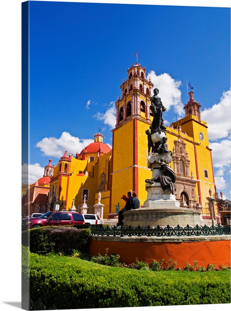 Basilica Coelgiata de Nuestra with it's colorful Yellow .