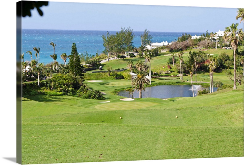 Bermuda. Fairmont Southampton Hotel and Golf Club.