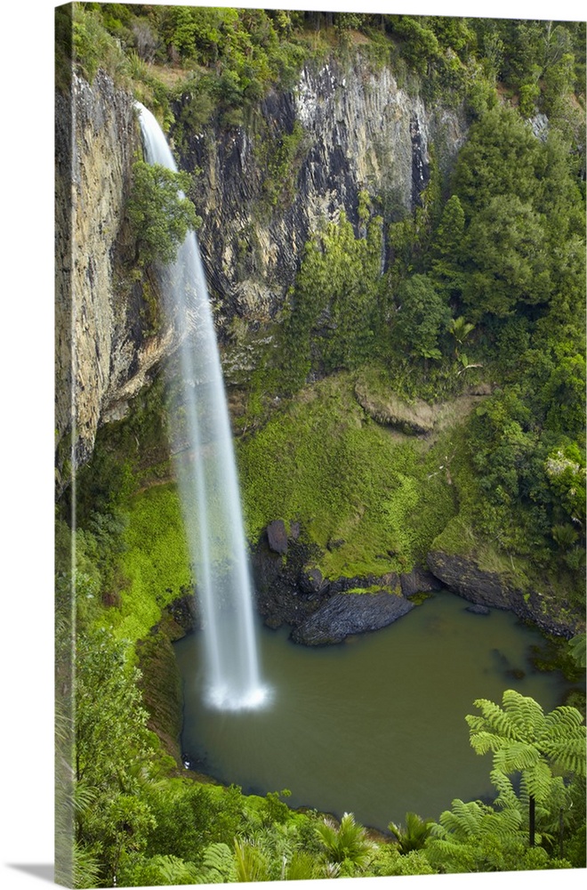 Bridal Veil Falls, near Raglan, Waikato, North Island, New Zealand.