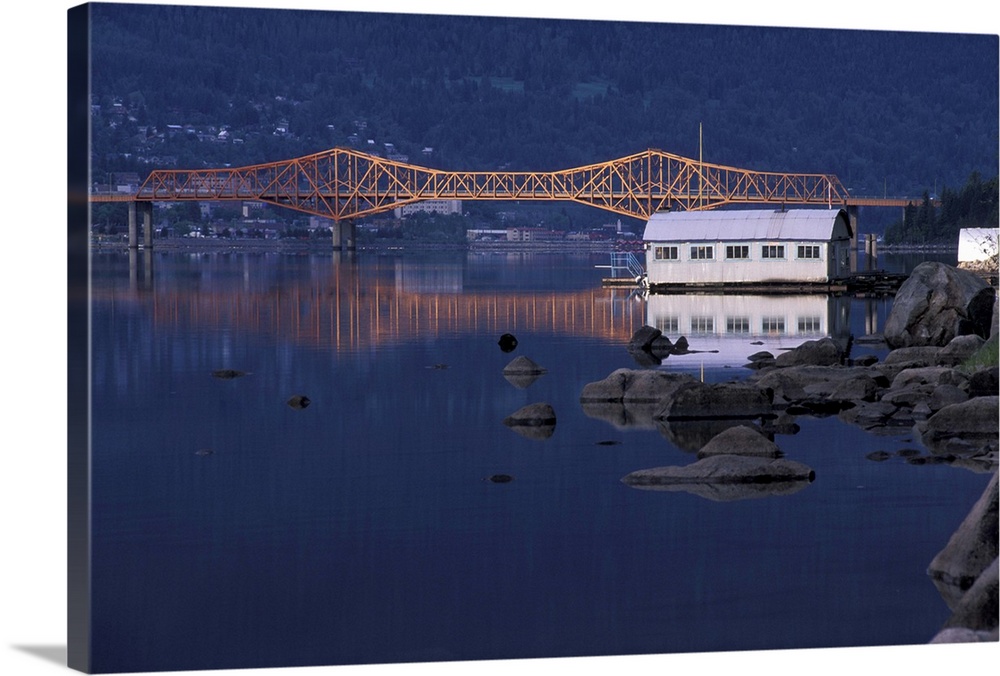 NA, Canada, BC, Nelson, Orange Bridge over west arm of Kootenay Lake